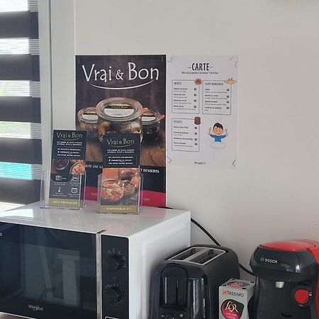 Gite Le Petit Doue ブレシュイール エクステリア 写真